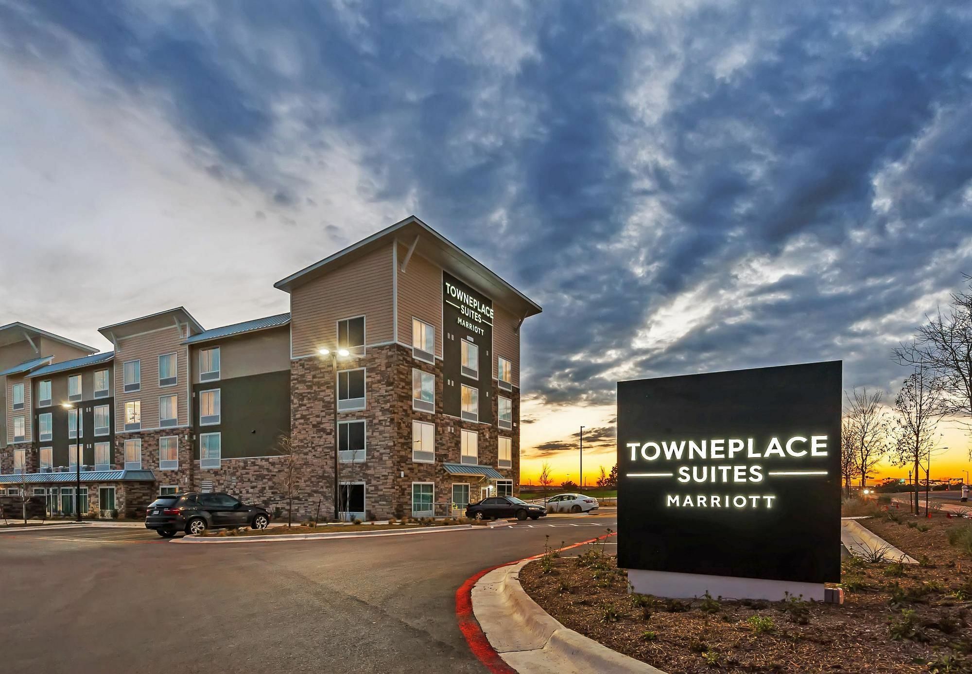 Towneplace By Marriott Parmer/tech Ridge Hotel